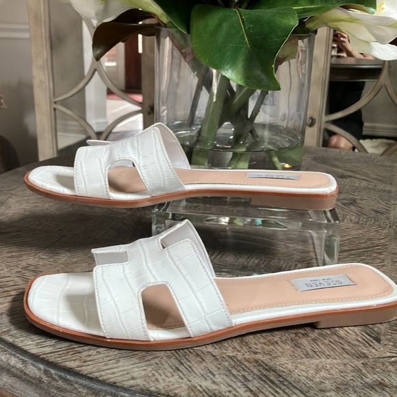 Steven Harlien Slide Sandals - Picture 2 of 7